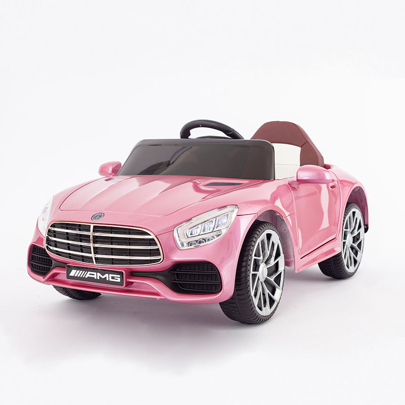 Auto elettrica per bambini con batteria da 12 V. Giro sui giocattoli