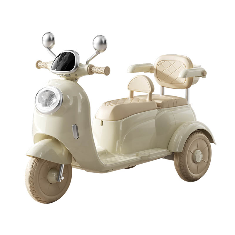 Giro in moto per bambini in auto per bambini