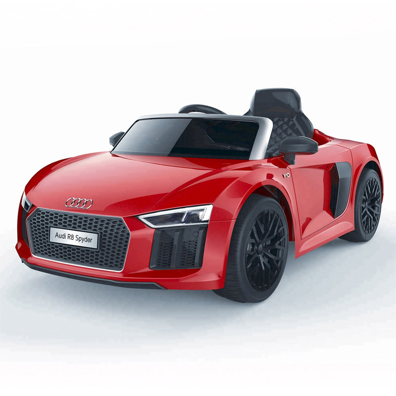 Auto giocattolo elettrica per bambini con licenza. I bambini viaggiano in auto